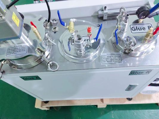 Máquina de adhesivos para mezclar con precisión doses de materiales de dos componentes