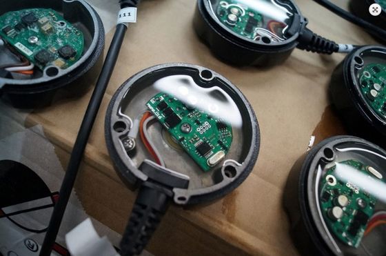 Se proporcionó un video de inspección de salida de la máquina de dosificación de poliuretano 2k para colocar el sensor de estacionamiento