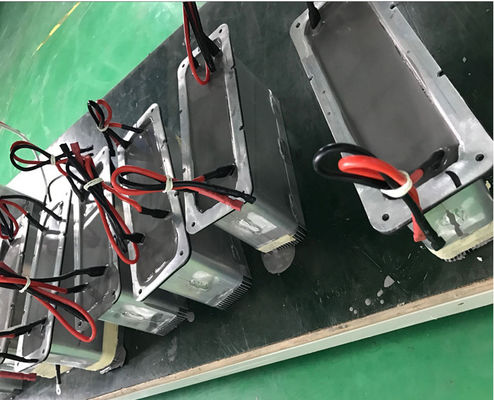 2 Parte Compuesto de silicona para los suministros de energía Video de salida-inspección