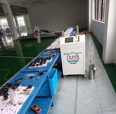 Máquina de mezcla y dosificación de dos componentes para colocar pegamento en macetas