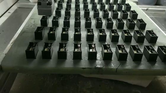 Máquina de distribución de mezcla de resina de 2 componentes para la colocación en macetas de pegamento AB y compuestos de silicona
